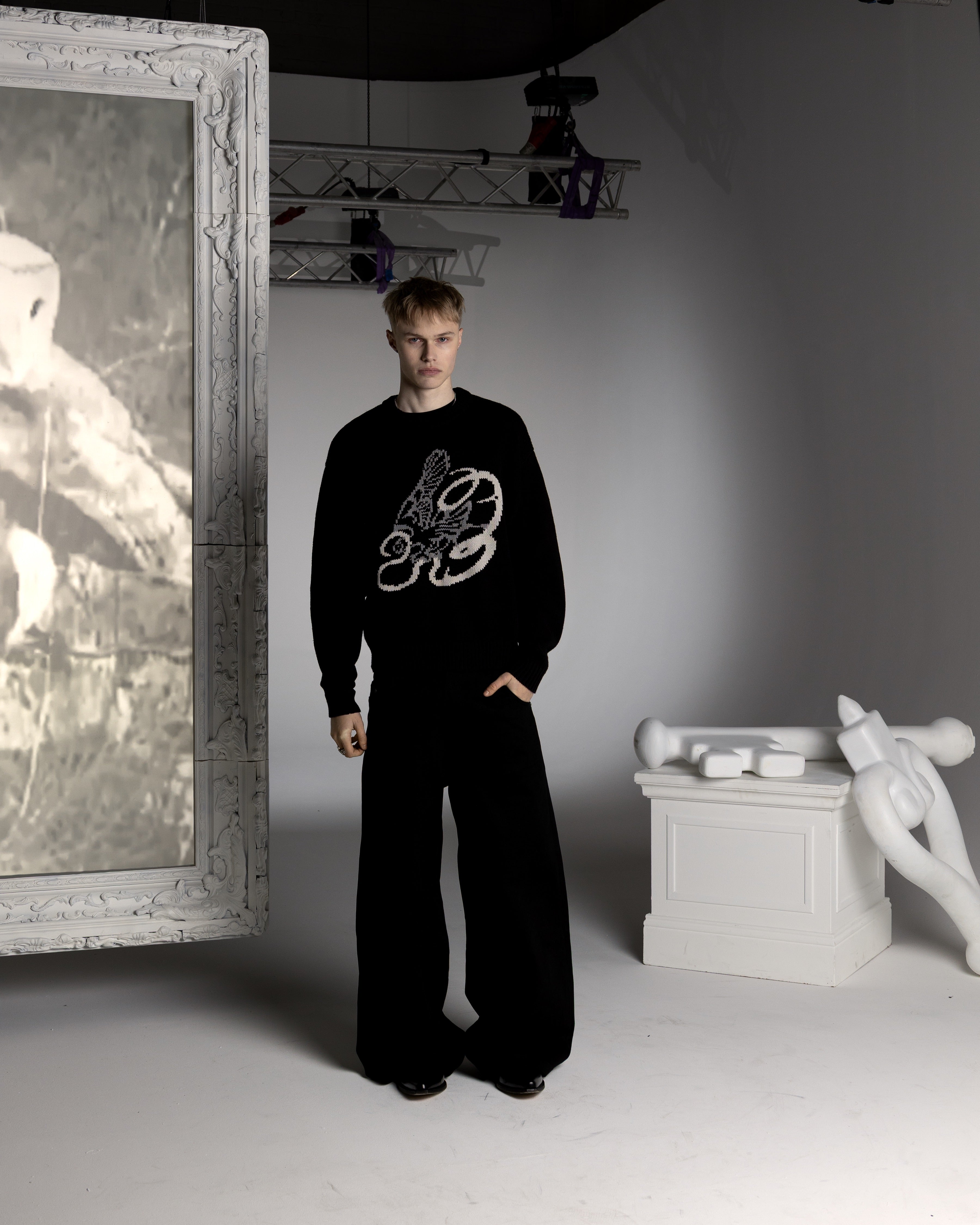 BLACK BATTLE KNIT